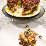 Pesto de espinafre com nozes e torta de queijo com tomate seco