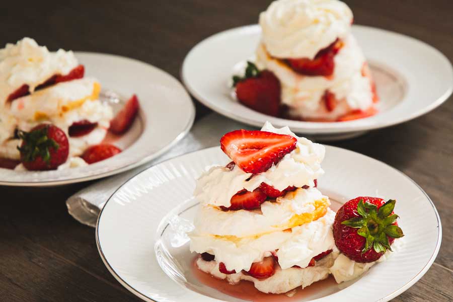 Strawberry Shortcake Keto, delicioso pastel de ángel casi sin carbohidratos